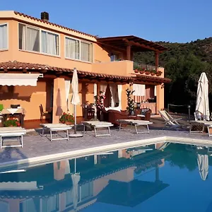 Li Muntigeddi 3* San Teodoro (Sardinia)